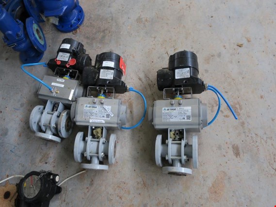 Used DN25 Three-way valves, automatic, with positioner, DN25, 3 pcs for Sale (Auction Premium) | NetBid Industrial Auctions